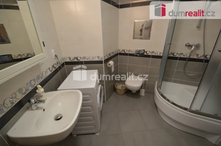 Pronájem bytu 1+kk, Praha - Nusle, Bartoškova, 38 m2