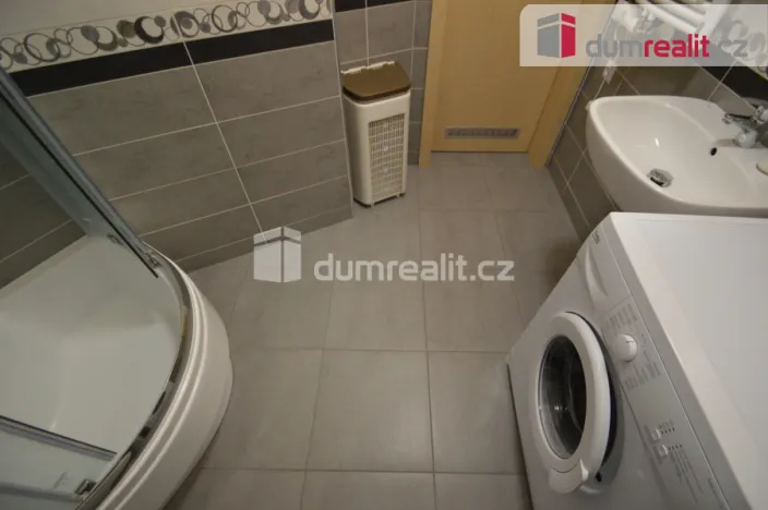 Pronájem bytu 1+kk, Praha - Nusle, Bartoškova, 38 m2