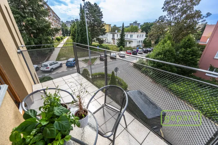 Pronájem bytu 3+kk, Praha, Nehvizdská, 69 m2