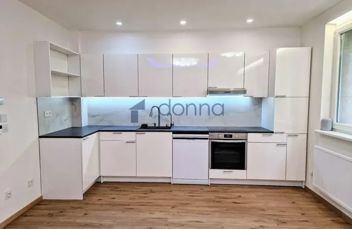 Pronájem bytu 2+kk, Praha, Humpolecká, 43 m2