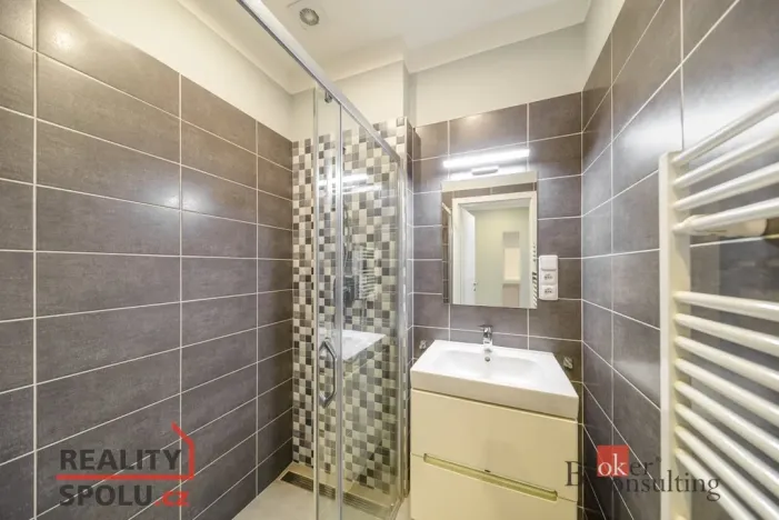 Pronájem bytu 2+kk, Praha - Podolí, Dvorecké náměstí, 40 m2
