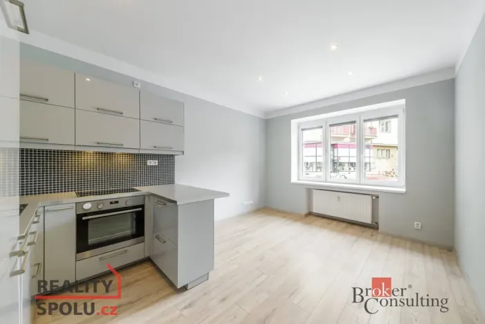 Pronájem bytu 2+kk, Praha - Podolí, Dvorecké náměstí, 43 m2