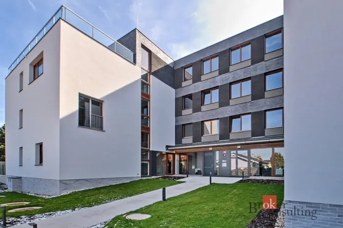 Pronájem bytu 2+kk, Praha - Dolní Chabry, Ústecká, 59 m2
