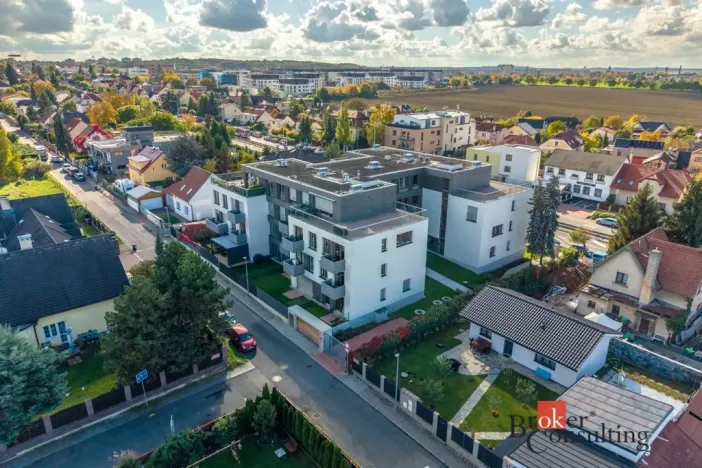 Pronájem bytu 2+kk, Praha - Dolní Chabry, Ústecká, 59 m2