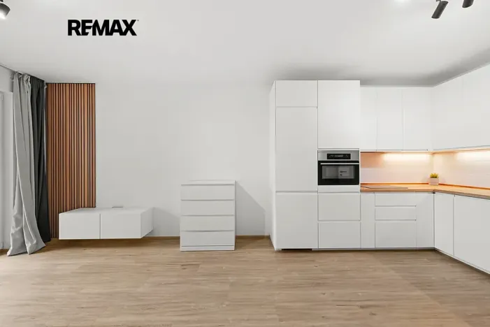 Pronájem bytu 1+kk, Praha - Hloubětín, Poděbradská, 37 m2