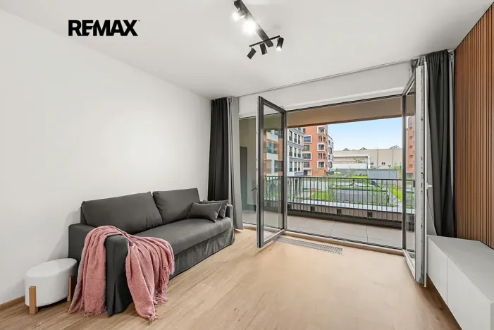 Pronájem bytu 1+kk, Praha - Hloubětín, Poděbradská, 37 m2
