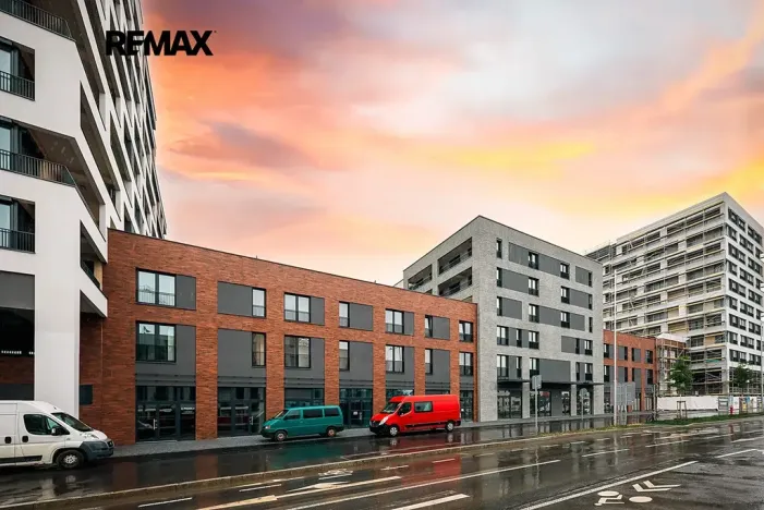Pronájem bytu 1+kk, Praha - Hloubětín, Poděbradská, 37 m2
