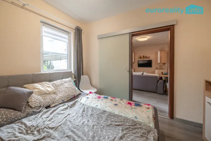 Prodej bytu 2+kk, Tachov, Na Třešňovce, 37 m2