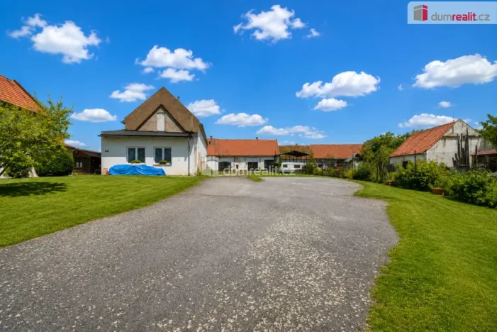 Pronájem komerční nemovitosti, Chbany - Vikletice, 3800 m2