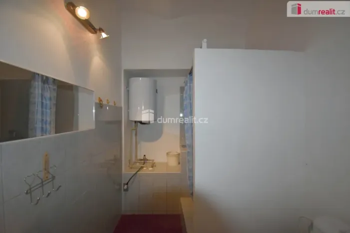 Pronájem komerční nemovitosti, Chbany - Vikletice, 3800 m2
