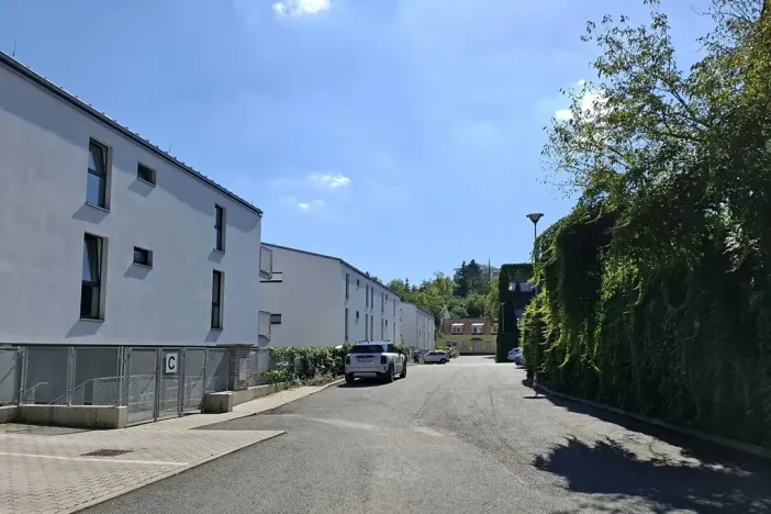 Pronájem bytu 2+kk, Praha - Hrdlořezy, Mezilehlá, 81 m2