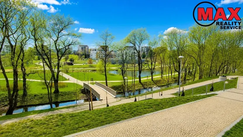 Pronájem bytu 2+kk, Praha - Vysočany, Smržových, 56 m2