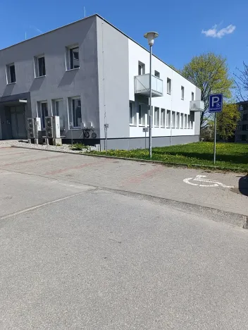 Pronájem garážového stání, Jihlava, Královský vršek, 12 m2