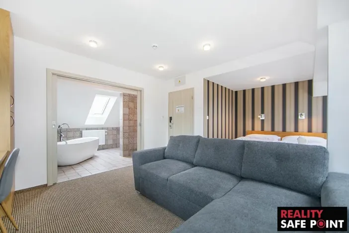Prodej ubytování, Dobřany, Lipová, 820 m2