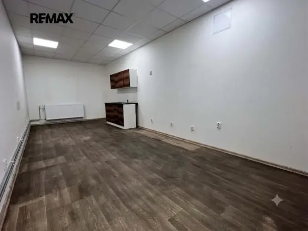 Pronájem skladu, Měřín, 454 m2