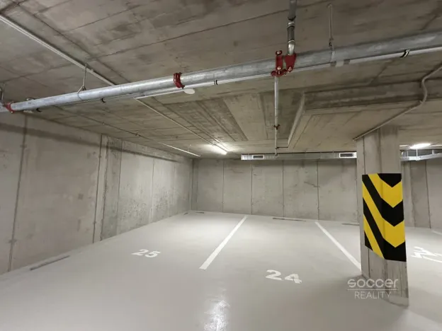Pronájem garážového stání, Praha - Černý Most, Arnošta Valenty, 14 m2