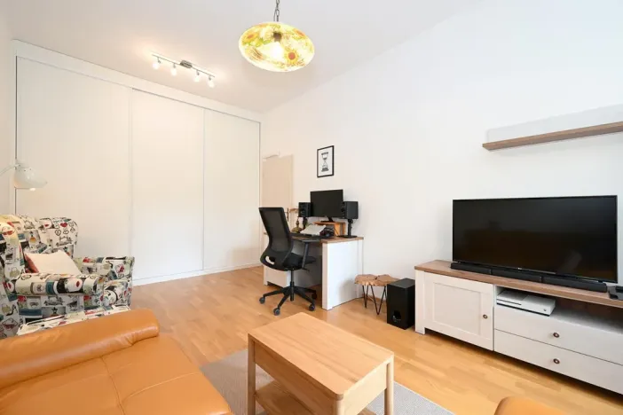 Pronájem bytu 2+1, Praha - Bubeneč, náměstí Interbrigády, 51 m2