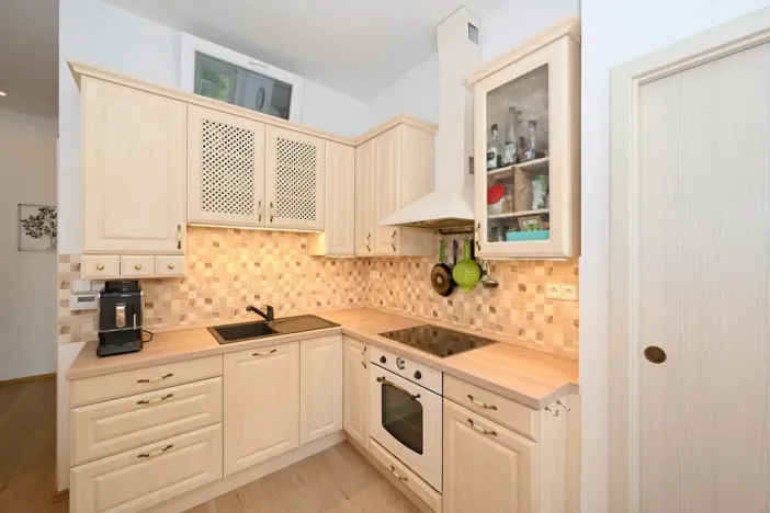 Pronájem bytu 2+1, Praha - Bubeneč, náměstí Interbrigády, 51 m2