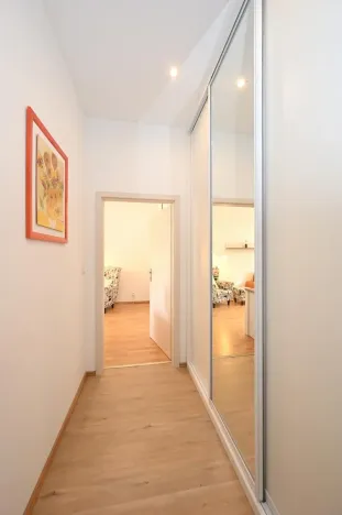 Pronájem bytu 2+1, Praha - Bubeneč, náměstí Interbrigády, 51 m2
