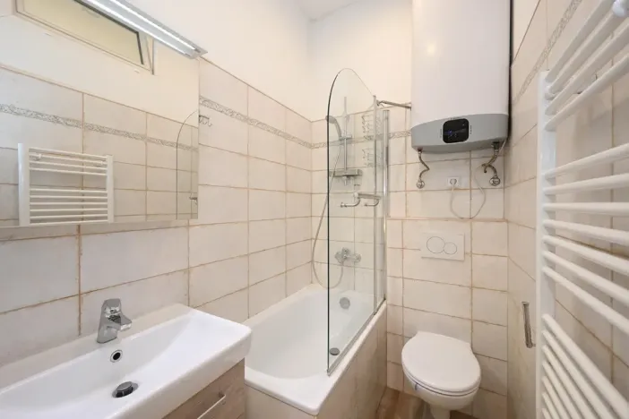 Pronájem bytu 2+1, Praha - Bubeneč, náměstí Interbrigády, 51 m2