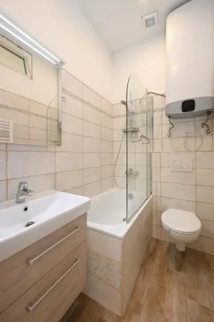 Pronájem bytu 2+1, Praha - Bubeneč, náměstí Interbrigády, 51 m2