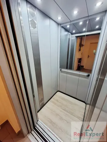 Pronájem bytu 1+kk, Praha - Žižkov, Jeseniova, 20 m2