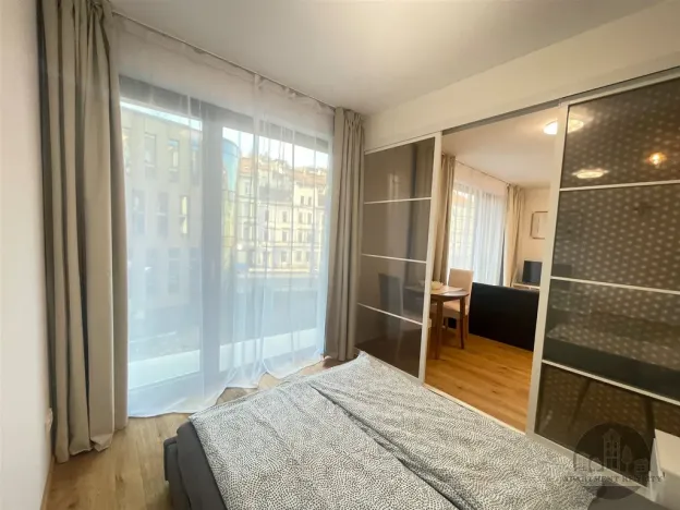 Pronájem bytu 2+kk, Praha - Košíře, Starokošířská, 40 m2