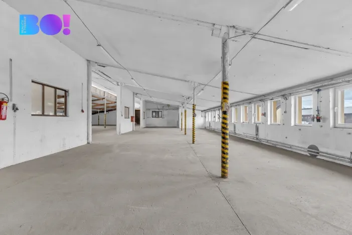 Pronájem výrobních prostor, Morašice, 2657 m2