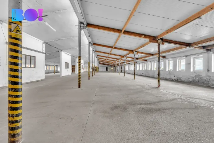 Pronájem výrobních prostor, Morašice, 2657 m2