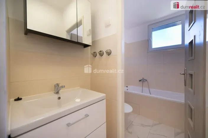 Pronájem bytu 2+1, Lhenice, Netolická, 52 m2