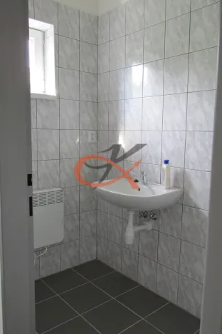 Pronájem skladu, Valašské Meziříčí, M. Alše, 180 m2