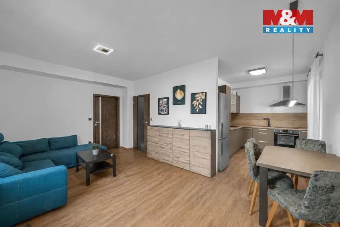 Pronájem bytu 2+1, Pardubice - Zelené Předměstí, Benešovo náměstí, 55 m2