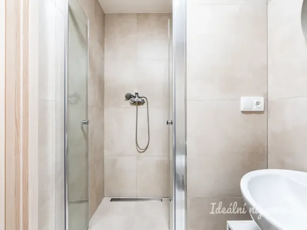 Pronájem bytu 1+kk, Praha - Hostivař, Horolezecká, 30 m2