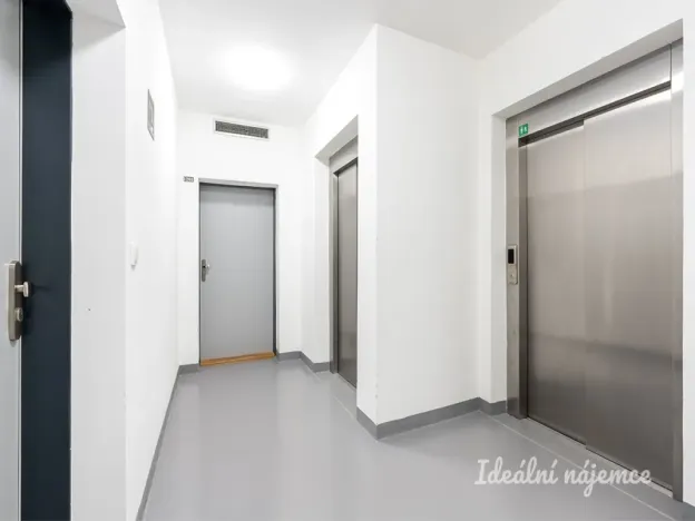 Pronájem bytu 1+kk, Praha - Hostivař, Horolezecká, 30 m2