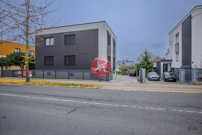 Pronájem bytu 2+kk, Ostrava, Třebovická, 84 m2