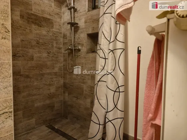 Prodej výrobních prostor, Láz, 340 m2