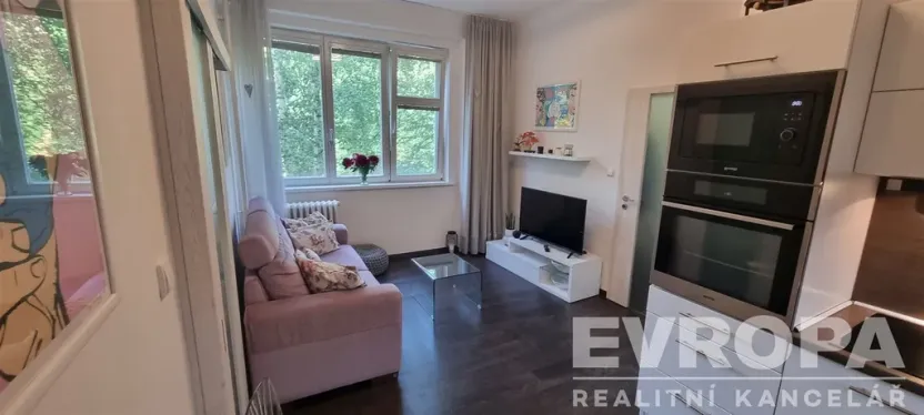 Prodej bytu 2+kk, Praha - Vinohrady, Hollarovo náměstí, 43 m2