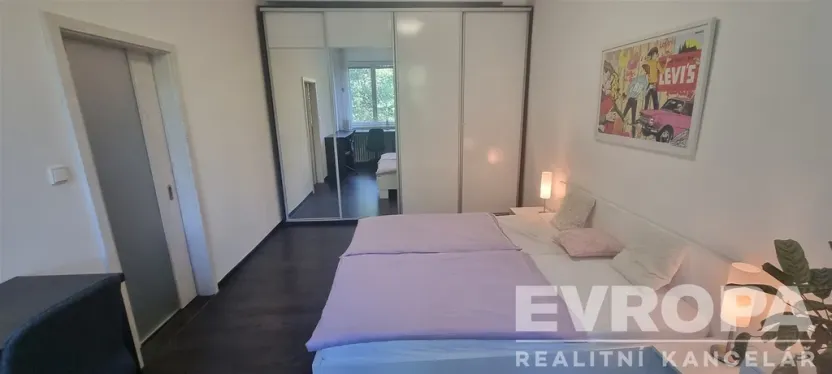 Prodej bytu 2+kk, Praha - Vinohrady, Hollarovo náměstí, 43 m2