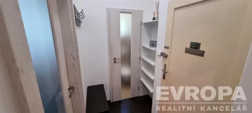 Prodej bytu 2+kk, Praha - Vinohrady, Hollarovo náměstí, 43 m2