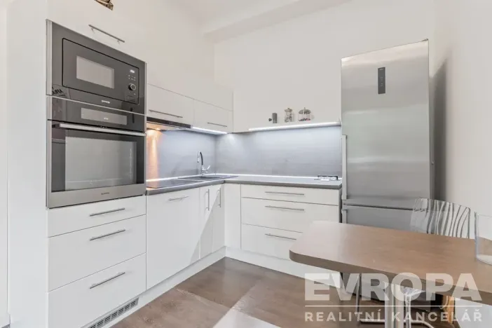 Prodej bytu 2+kk, Praha - Vinohrady, Hollarovo náměstí, 43 m2