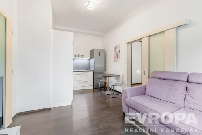 Prodej bytu 2+kk, Praha - Vinohrady, Hollarovo náměstí, 43 m2