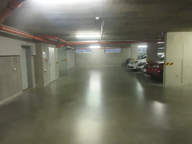 Pronájem garážového stání, Brno, Spáčilova, 17 m2