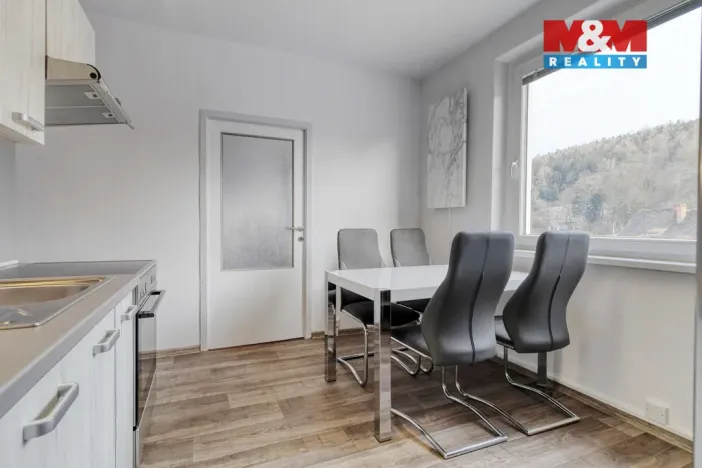 Prodej bytu 2+1, Kolinec, 63 m2