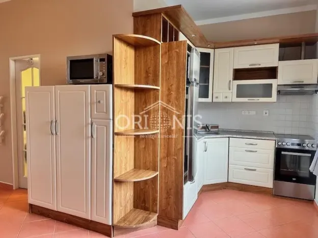 Pronájem bytu 2+1, Chomutov, náměstí Dr. Beneše, 60 m2