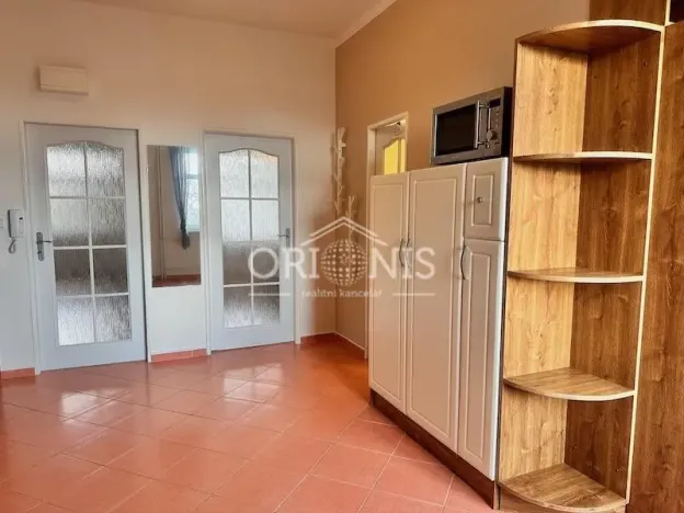 Pronájem bytu 2+1, Chomutov, náměstí Dr. Beneše, 60 m2