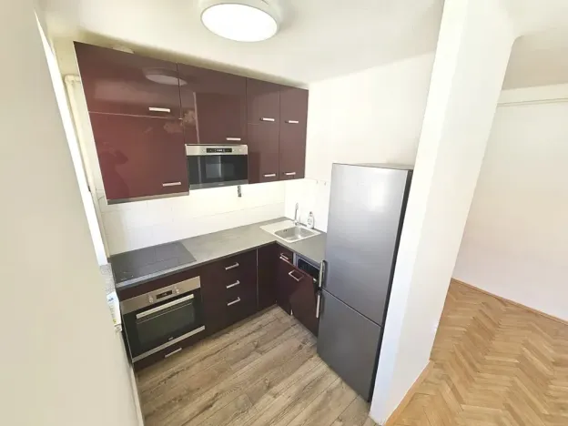 Pronájem bytu 1+kk, Praha - Vinohrady, Šumavská, 36 m2