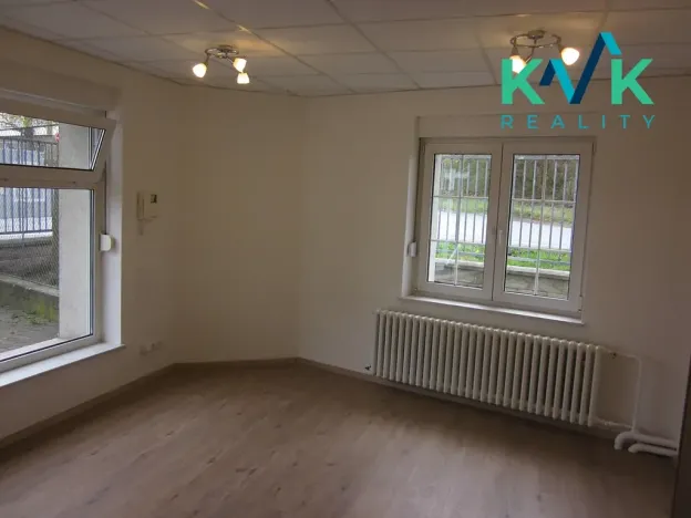 Pronájem bytu 1+1, Karlovy Vary, Jáchymovská, 46 m2