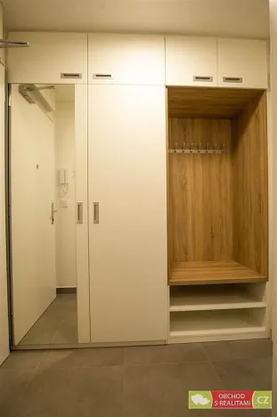Pronájem bytu 1+kk, Praha, Štěchovická, 45 m2