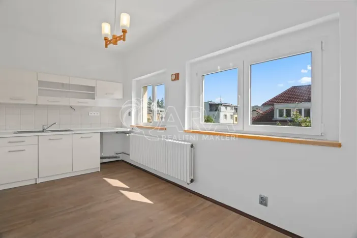 Pronájem bytu 2+kk, Praha - Prosek, Poleradská, 40 m2