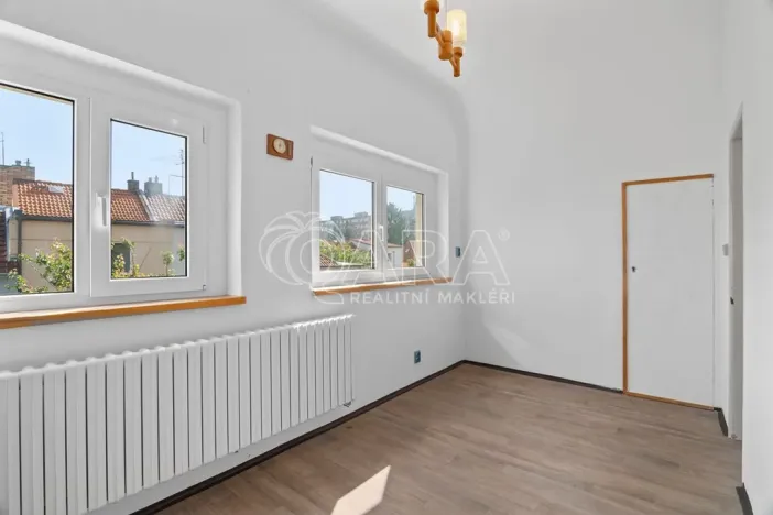 Pronájem bytu 2+kk, Praha - Prosek, Poleradská, 40 m2